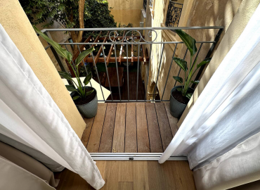 Chambre 1 vue du balcon le Spacieux location saisonnière Aix-en-Provence