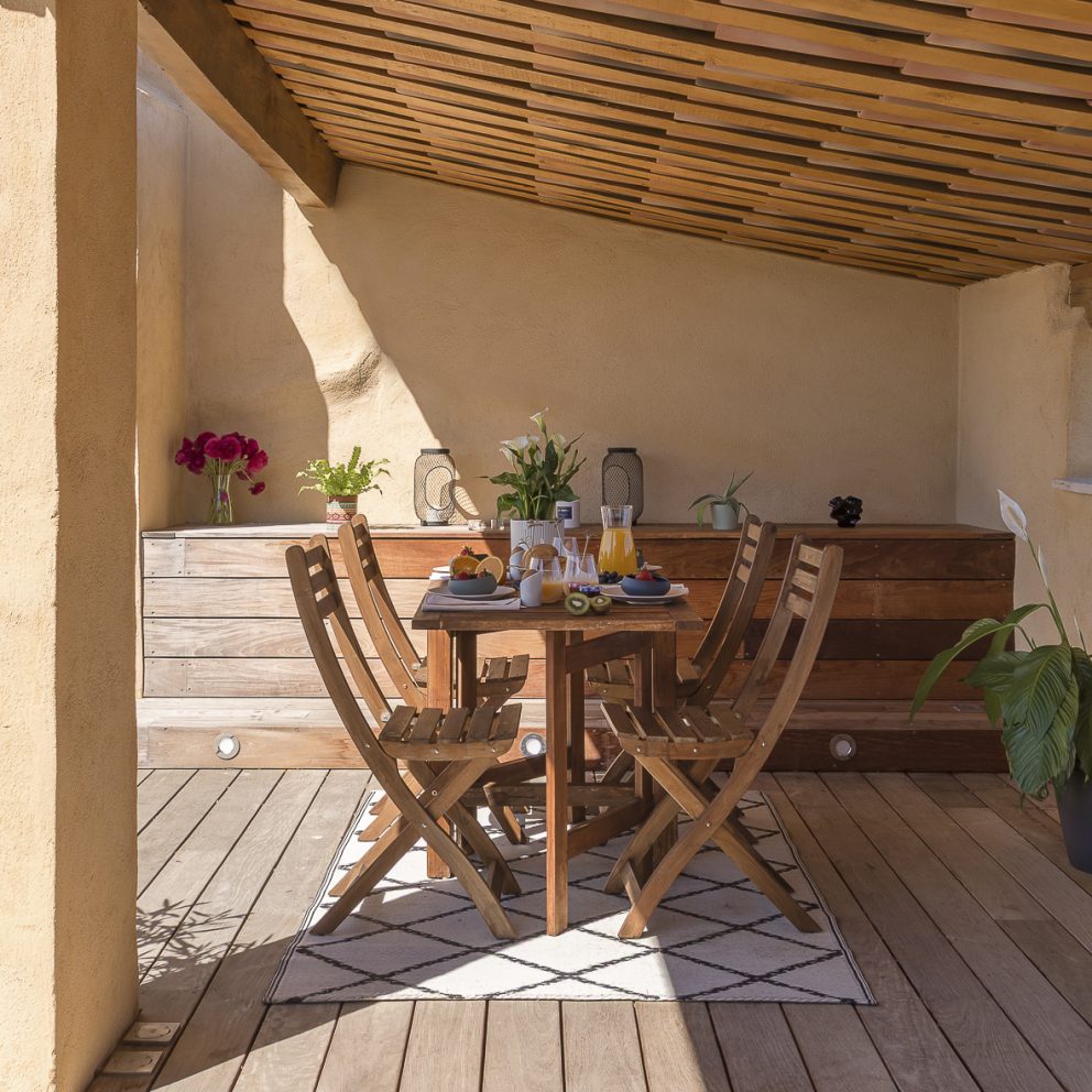 Le Pigeonnier, appartement 48m² avec terrasse au centre d'Aix-en-Provence. Charme provençal authentique, 4 voyageurs.