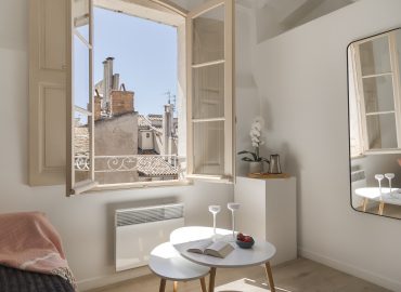 Le Mini, appartement 2 personnes avec toit terrasse 40m² au centre d'Aix-en-Provence. Entièrement rénové, calme, lumineux.