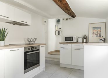 Le Pigeonnier, appartement 48m² avec terrasse au centre d'Aix-en-Provence. Charme provençal authentique, 4 voyageurs.