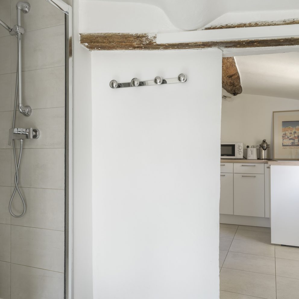 Salle de bain rénovée de l'appartement Le Pigeonnier