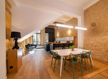 Salon 6 le Spacieux location saisonnière Aix-en-Provence
