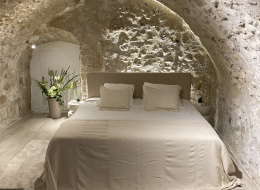 Chambre lit 1 le Discret location saisonnière Aix-en-Provence
