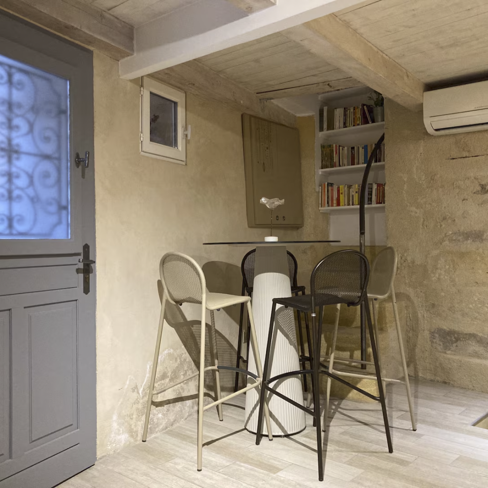 Espace repas le Discret location saisonnière Aix-en-Provence